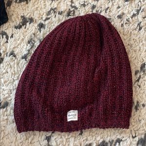 Madewell Slouch Beanie - Maroon/Black speckled